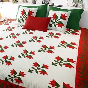 Hand Applique Carolina Lily – FINISHED QUILT – Queen, Elegant Border