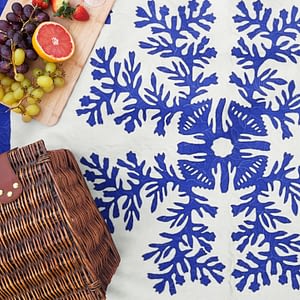 Blue & White Hawaiian design finished wall quilt – Hand applique w/ rod pocket