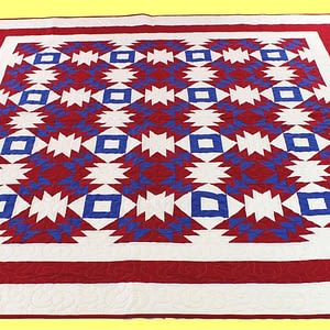 Handmade Patchwork Pineapple design FINISHED QUILT Great Patriotic colors